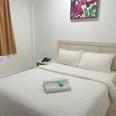 De Ocean Hotel Malacca Bagian luar foto