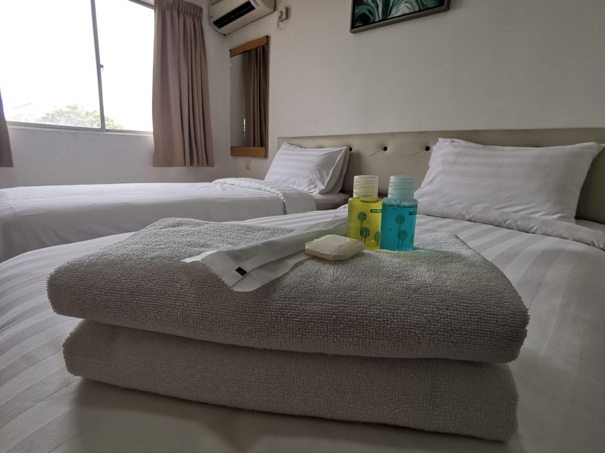 De Ocean Hotel Malacca Bagian luar foto
