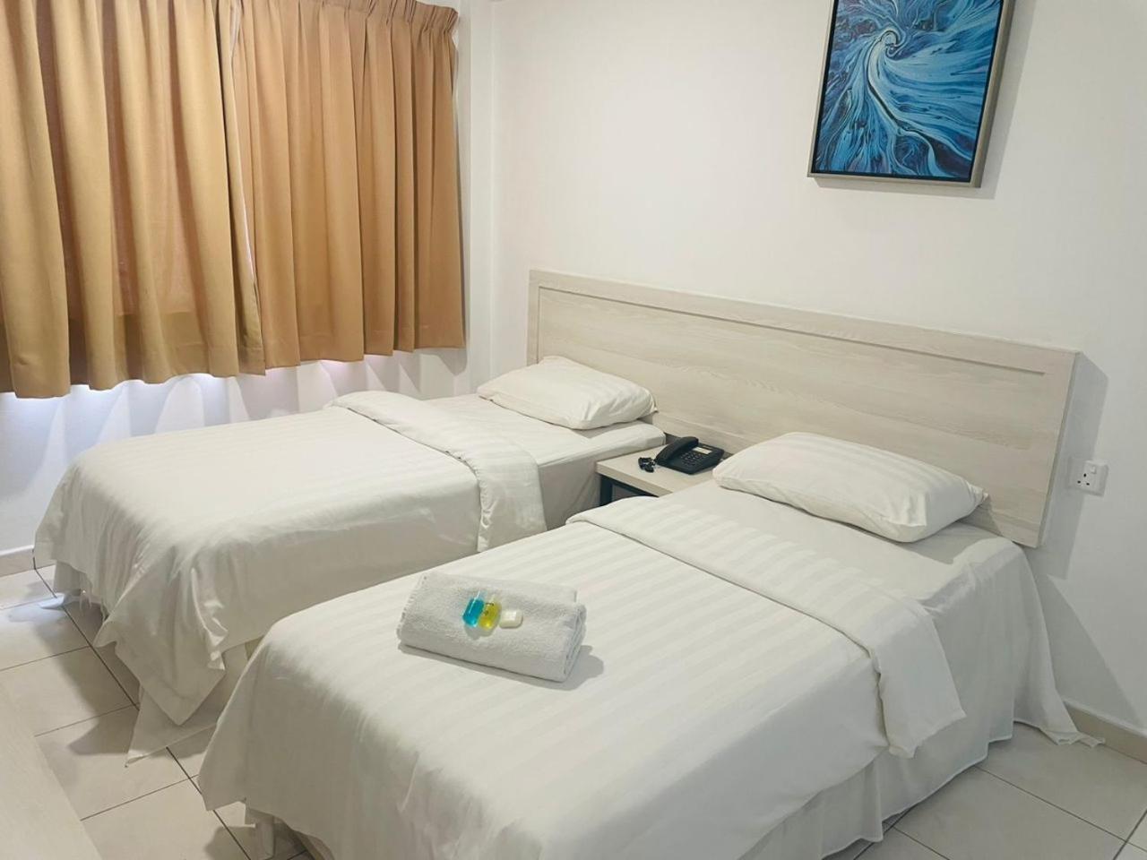 De Ocean Hotel Malacca Bagian luar foto