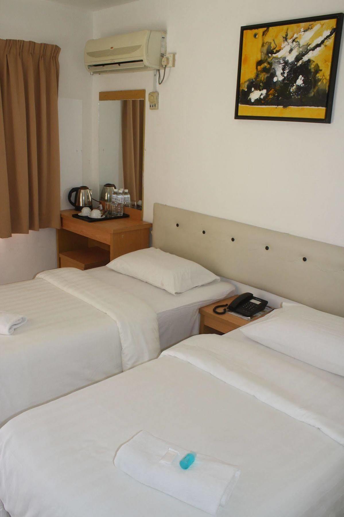 De Ocean Hotel Malacca Bagian luar foto