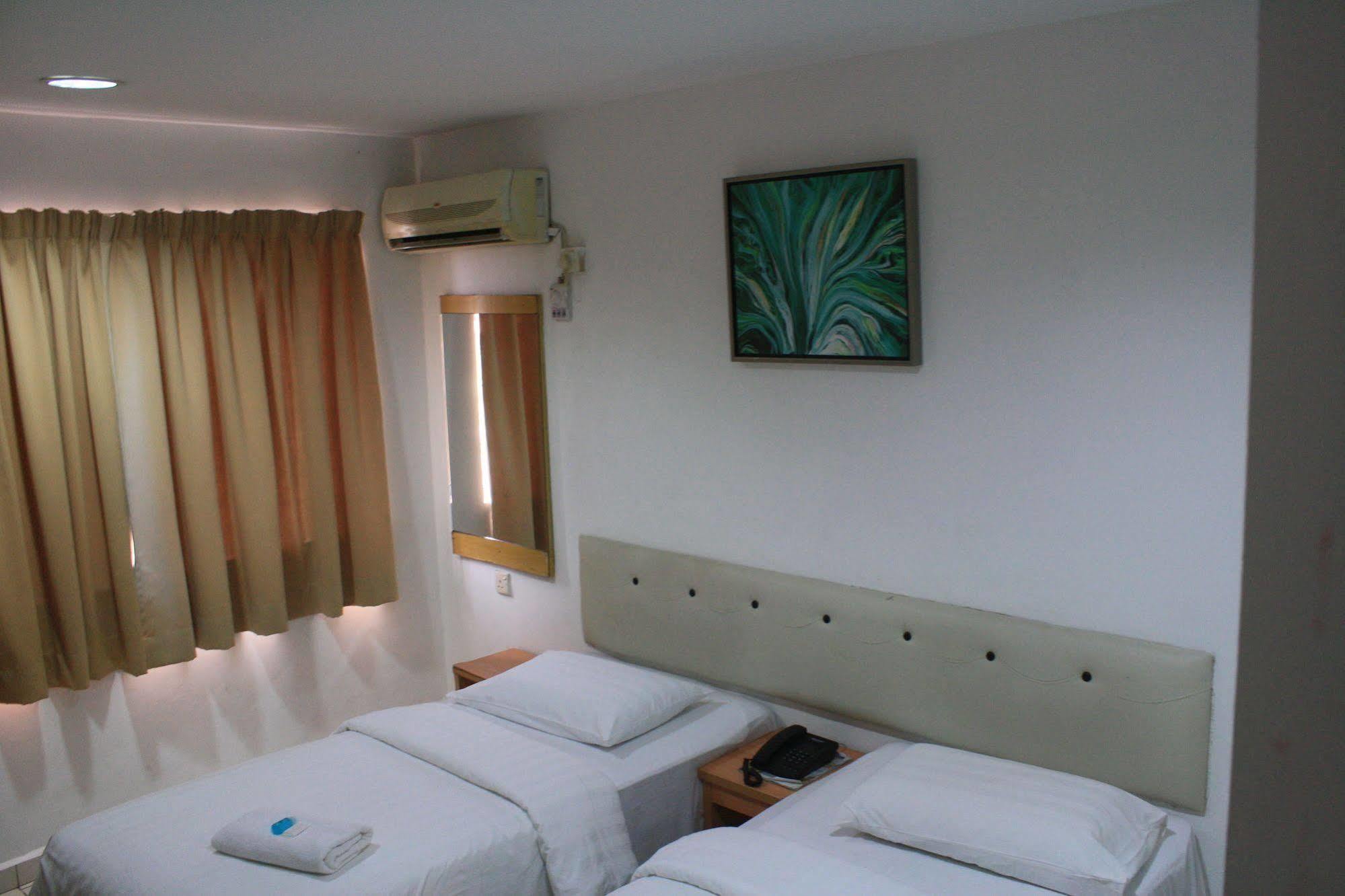 De Ocean Hotel Malacca Bagian luar foto